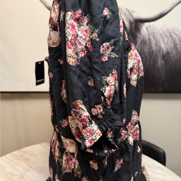 Torrid black dress eye hook clasps pink floral print twirl skirt NWT size 2 - Picture 3 of 6